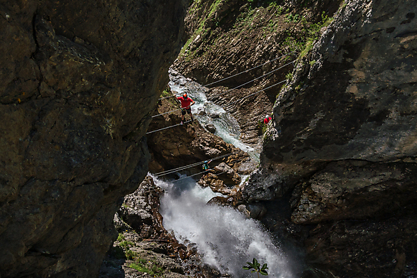 포토 JPG 해외이미지 손 밧줄 벽 스포츠 이동 모션 자연 하늘 산 사람 취미 사람없음 여름 파란색 등산 기쁨 장비 오스트리아 정상 헬멧 위험 오르기 알프스 노력 열광 오르막 추적 산악가 석회암 운동가 절정 투쟁 해외포토 계절 감정 유럽 줄 컬러 컨셉 신체부위 트래킹 암석 보호장비 생태계 파일형식 이미지허브