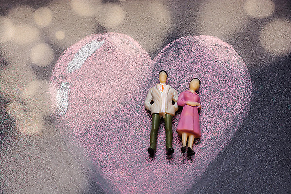 포토 JPG 해외이미지 커플 실내 사랑 사람없음 하트 인물미니어처 해외포토 모양 감정 관계 내부 미니어처 파일형식 이미지허브