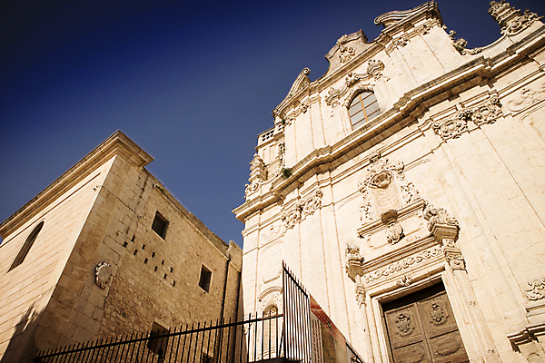 포토 JPG 해외이미지 주간 건축양식 하늘 풍경 사람없음 야외 울타리 교회 이탈리아 중세 바로크 해외포토 자연요소 건축 유럽 종교건축 건물 담장 역사 파일형식 이미지허브