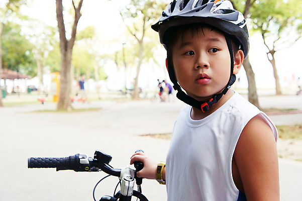 포토 JPG 해외이미지 라이프스타일 계절 공원 행복 어린이 스포츠 장난 놀이 한국 건강 한명 미소 안전 동양인 소년 야외 여름 운동 일본 자전거 중국 경쟁 표현 레이싱 승차 헬멧 연습 순환 긍정 사이클링 초보 해외포토 1 공공시설 남자 감정 아시아 컨셉 모션 표정 사람 인종 시합 생활 바이크 보호장비 육상스포츠 파일형식 이미지허브