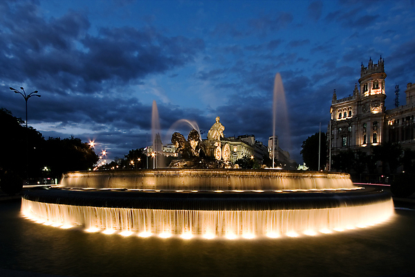 포토 JPG 해외이미지 유럽 여행 풍경 사람없음 건물 어둠 일몰 도시 역사 스페인 야간 분수 정사각형 빛망울 마드리드 옛날 해외포토 자연요소 도형 건축물 나라 빛 노을 파일형식 이미지허브