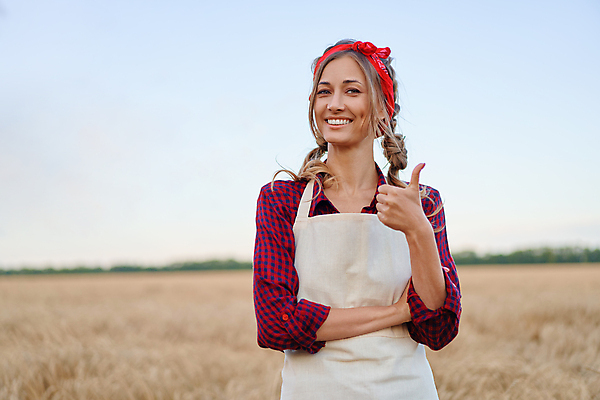 포토 JPG 해외이미지 백인 직업 계절 여자 행복 산업 셔츠 밭 농업 비즈니스 노동자 한명 서기 사람 빨간색 농작물 농장 농경지 맑음 앞치마 수확 성장 시골 최고 작업 농부 땅 밀 에코 체크무늬 긍정 밭일 세련 해외포토 서양인 1 감정 컬러 컨셉 상의 무늬 모션 날씨 곡류 환경 파일형식 이미지허브