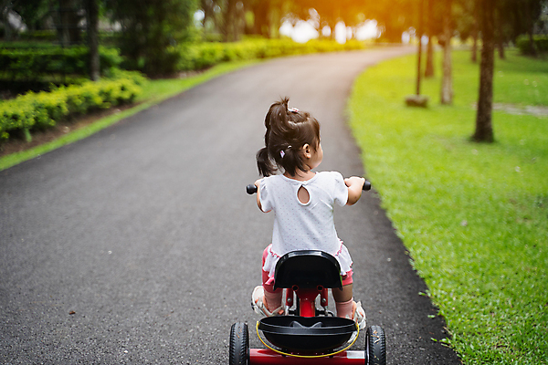 포토 JPG 해외이미지 백인 공원 감정 어린이 스포츠 포즈 장난 가족 성공 함께함 건강 한명 안전 사람 소년 야외 학습 장난감 정원 자전거 봄 기쁨 아기 승차 헬멧 작음 순환 걸음마 남동생 뒤뜰 해외포토 서양인 1 계절 공공시설 교육 남자 컨셉 관계 모션 바이크 보호장비 크기 동생 파일형식 이미지허브