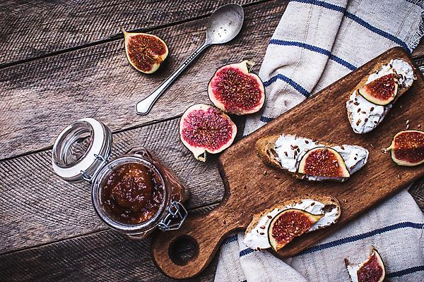 포토 JPG 해외이미지 음식 빵 조각 백그라운드 다이어트 과일 재료 자연 탁자 디저트 치즈 샌드위치 건강 씨앗 사람없음 목재 보라색 시골 신선 항아리 그룹 사발 달콤 맛 잼 자르기 크림 유기농 냅킨 날것 무화과 내추럴 브루스케타 숙성 옛날 이국적 채식주의자 비건 해외포토 나무 식물 웰빙 컬러 가구 컨셉 모션 유제품 도자기 사기그릇 소스_음식 생태계 채식 파일형식 이미지허브