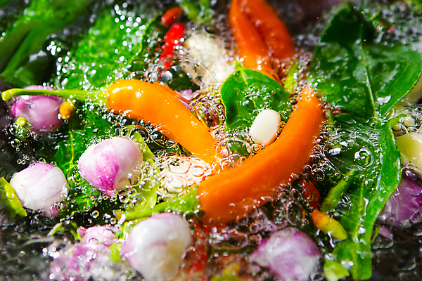 포토 JPG 해외이미지 전통 음식 조각 백그라운드 잎 채소 재료 태국 고추 탁자 건강 마늘 어류 요리 미술 동양인 사람없음 목재 빨간색 초록색 주방 검은색 식사 시골 신선 뜨거움 맛 수프 레몬 허브 향신료 질감 매움 날것 라임 레시피 성분 이국적 맛있는 해외포토 나무 식물 아시아 컬러 가구 컨셉 과일 문화예술 인종 수중동물 향미료 파일형식 이미지허브