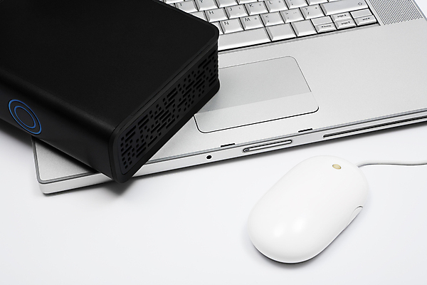 포토 JPG 해외이미지 모양 인터넷 비즈니스 통신 열쇠 모바일 사람없음 야외 가로 노트북 컴퓨터 글로벌 사무실 금속 검은색 공책 공백 장비 회색 운전 정보 흰색 키보드 디스크 네트워크 이메일 닫기 중앙 은색 사과 쥐 휴대용 USB 자르기 무선전화기 오브젝트 싱글 심플 인터넷주소 해외포토 컬러 과일 모션 재질 문구용품 전자제품 질병 설치류 전화기 파일형식 이미지허브