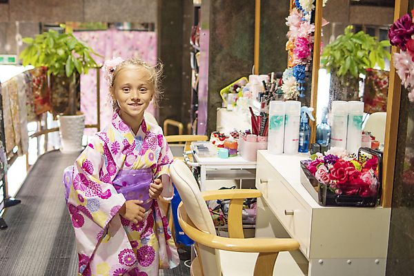 포토 JPG 해외이미지 나무 전통 손 디자인 드레스 옷 공원 여자 꽃 아시아 문화 얼굴 여행 백그라운드 잎 패턴 자연 미술 한명 사람 동양인 빨간색 컬러풀 뷰티 유행 일본 중국 봄 골동품 흰색 기모노 질감 강렬 게이샤 해외포토 식물 1 계절 공공시설 나라 컬러 무늬 문화예술 인종 신체부위 일본전통의상 생태계 파일형식 이미지허브