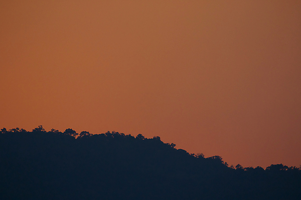 포토 JPG 해외이미지 계절 종교 하늘색 백그라운드 겨울 자연 하늘 날씨 사람없음 야외 파란색 빛 햇빛 태양 뷰티 맑음 봄 흰색 신선 분위기 수분 천국 흐림 산소 오존 해외포토 자연요소 컬러 컨셉 원소 생태계 파일형식 이미지허브
