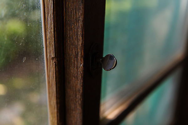 포토 JPG 주간 고건축 창문 풍경 사람없음 야외 아웃포커스 관광지 국내여행 군산 이영춘가옥 꽂이쇠 국내포토 자연요소 건축물 여행 촬영기법 문화재 전라북도 파일형식