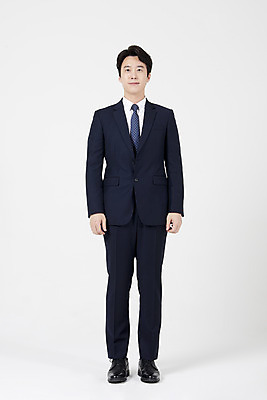 포토 JPG 스튜디오촬영 전신 남자 실내 한명 서기 미소 누끼 정장 성인 앞모습 30대 한국인 직장인 비즈니스맨 흰배경 성인남자한명만 국내포토 직업 1 옷 뷰포인트 백그라운드 비즈니스 모션 표정 사람 동양인 내부 장년 흰색 남자한명만 성인남자만 파일형식