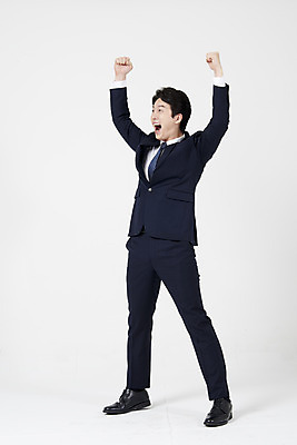 포토 JPG 스튜디오촬영 전신 남자 응원 성공 실내 한명 서기 누끼 정장 성인 옆모습 30대 파이팅 외침 주먹 만세 한국인 자유 직장인 비즈니스맨 자신감 흰배경 격려 성인남자한명만 국내포토 직업 1 옷 감정 뷰포인트 백그라운드 컨셉 비즈니스 모션 사람 동양인 내부 장년 소리 흰색 남자한명만 성인남자만 파일형식