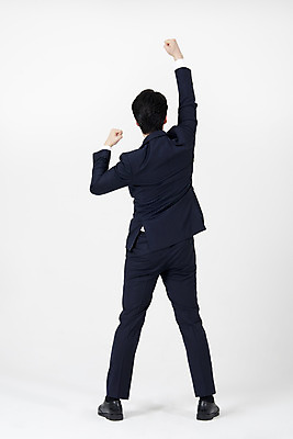포토 JPG 스튜디오촬영 전신 남자 응원 성공 실내 한명 서기 누끼 정장 성인 뒷모습 30대 파이팅 외침 주먹 한국인 자유 직장인 비즈니스맨 자신감 흰배경 격려 성인남자한명만 국내포토 직업 1 옷 감정 뷰포인트 백그라운드 컨셉 비즈니스 모션 사람 동양인 내부 장년 소리 흰색 남자한명만 성인남자만 파일형식