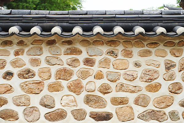 포토 JPG 주간 한국전통 여행 유적지 풍경 사람없음 야외 여름 관광지 세계문화유산 문화재 역사 한국사 조선시대 왕릉 재실 조선왕릉 기와담장 김포장릉 인헌왕후 원종 국내포토 자연요소 전통 계절 고건축 한국 기와 담장 왕 김포 파일형식 왕후