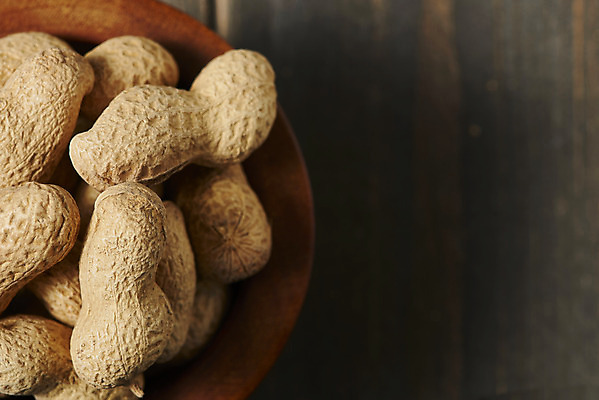 포토 JPG 스튜디오촬영 웰빙 실내 건강 근접촬영 사람없음 여러개 견과류 오브젝트 땅콩 부럼 웰빙음식 나무접시 슈퍼푸드 나무배경 국내포토 접시 뷰포인트 다수 백그라운드 내부 정월대보름 건강식품 건강식 파일형식