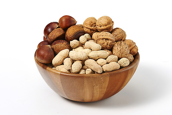 포토 JPG 스튜디오촬영 웰빙 실내 건강 누끼 사람없음 여러개 견과류 밤 오브젝트 흰배경 땅콩 호두 부럼 웰빙음식 나무그릇 슈퍼푸드 국내포토 그릇 다수 백그라운드 내부 목재 흰색 정월대보름 건강식품 건강식 파일형식