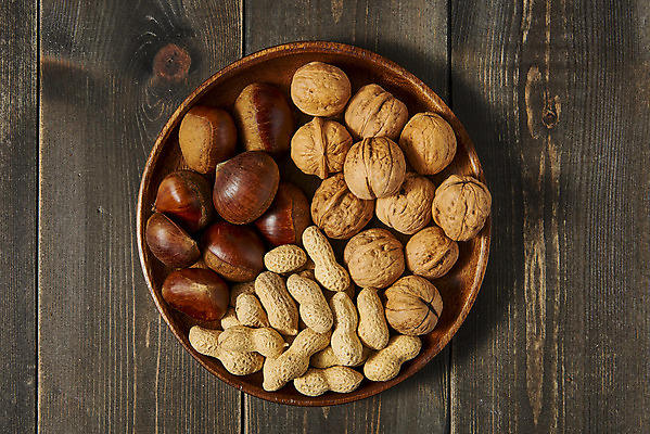 포토 JPG 스튜디오촬영 웰빙 실내 건강 사람없음 하이앵글 여러개 견과류 밤 오브젝트 땅콩 호두 부럼 웰빙음식 플랫레이 슈퍼푸드 나무배경 국내포토 뷰포인트 다수 백그라운드 내부 플랫 정월대보름 건강식품 건강식 파일형식