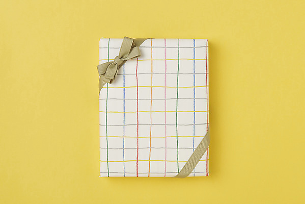 포토 JPG 스튜디오촬영 리본 실내 선물포장 선물 이벤트 사람없음 선물상자 하이앵글 한개 축하 오브젝트 노란배경 플랫레이 국내포토 1 뷰포인트 백그라운드 컨셉 포장 내부 상자 노란색 플랫 파일형식