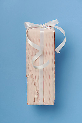 포토 JPG 스튜디오촬영 리본 실내 선물포장 선물 이벤트 사람없음 파란색 선물상자 하이앵글 한개 축하 오브젝트 파란배경 플랫레이 국내포토 1 뷰포인트 컬러 백그라운드 컨셉 포장 내부 상자 플랫 파일형식