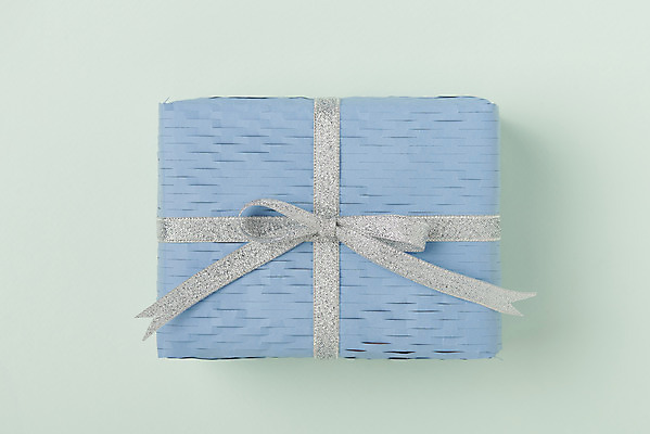 포토 JPG 스튜디오촬영 리본 실내 선물포장 선물 이벤트 사람없음 선물상자 하이앵글 한개 축하 오브젝트 플랫레이 민트색배경 국내포토 1 뷰포인트 백그라운드 컨셉 포장 내부 상자 플랫 민트색 파일형식