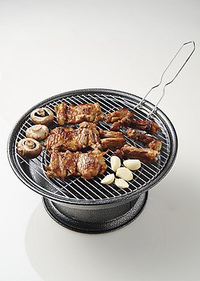 포토 JPG 스튜디오촬영 음식 실내 마늘 사람없음 닭고기 버섯 굽기 안주 흰배경 화로 소금구이 양념구이 화로구이 숯불닭갈비 국내포토 그릇 백그라운드 채소 육류 내부 흰색 구이 닭갈비 파일형식