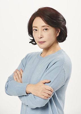 포토 JPG 스튜디오촬영 여자 중년 50대 중년라이프 실내 무표정 한명 서기 누끼 상반신 옆모습 팔짱 한국인 흰배경 의료성형뷰티 중년여자한명만 불편함 국내포토 1 라이프스타일 감정 뷰포인트 백그라운드 모션 표정 사람 동양인 성인 내부 흰색 감각 여자한명만 중년여자만 파일형식