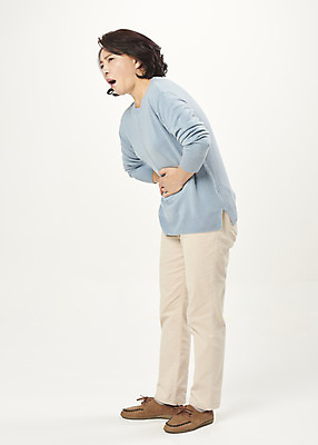 포토 JPG 스튜디오촬영 전신 여자 중년 50대 중년라이프 실내 한명 서기 누끼 옆모습 고통 한국인 찡그림 흰배경 갱년기 복통 의료성형뷰티 중년여자한명만 국내포토 1 라이프스타일 감정 뷰포인트 백그라운드 모션 표정 사람 동양인 성인 내부 흰색 질병 증상 여자한명만 중년여자만 파일형식