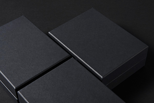 포토 JPG 스튜디오촬영 포장 검은배경 프레임 실내 사람없음 선물상자 공백 세개 오브젝트 디자인소스 포장상자 포장소품 포장용기 목업 카피스페이스 편집소스 국내포토 백그라운드 3 선물 내부 상자 검은색 포장재료 파일형식