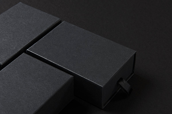 포토 JPG 스튜디오촬영 포장 검은배경 프레임 실내 사람없음 선물상자 공백 세개 오브젝트 디자인소스 포장상자 포장소품 포장용기 목업 카피스페이스 편집소스 국내포토 백그라운드 3 선물 내부 상자 검은색 포장재료 파일형식