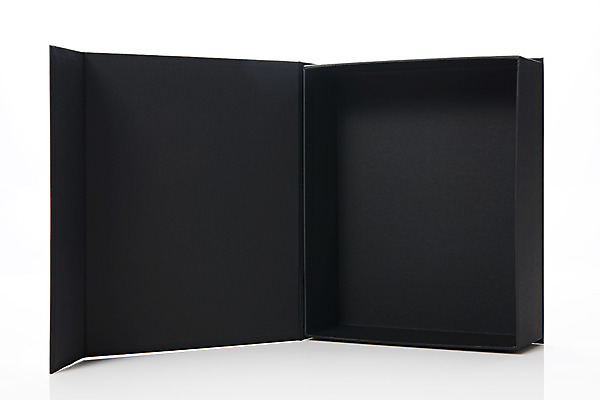 포토 JPG 스튜디오촬영 포장 프레임 실내 사람없음 선물상자 한개 검은색 공백 오픈 오브젝트 흰배경 디자인소스 포장상자 포장소품 포장용기 목업 카피스페이스 편집소스 국내포토 1 컬러 백그라운드 선물 내부 상자 흰색 포장재료 파일형식