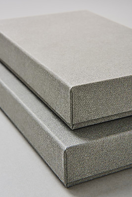 포토 JPG 스튜디오촬영 포장 회색배경 프레임 실내 근접촬영 사람없음 선물상자 공백 회색 두개 오브젝트 디자인소스 포장상자 포장소품 포장용기 목업 카피스페이스 편집소스 국내포토 뷰포인트 컬러 백그라운드 2 선물 내부 상자 포장재료 파일형식