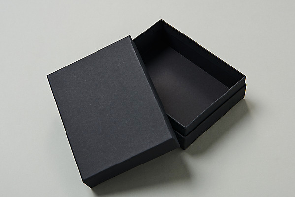 포토 JPG 스튜디오촬영 포장 회색배경 프레임 실내 사람없음 선물상자 한개 검은색 공백 오픈 오브젝트 디자인소스 포장상자 포장소품 포장용기 목업 카피스페이스 편집소스 국내포토 1 컬러 백그라운드 선물 내부 상자 회색 포장재료 파일형식