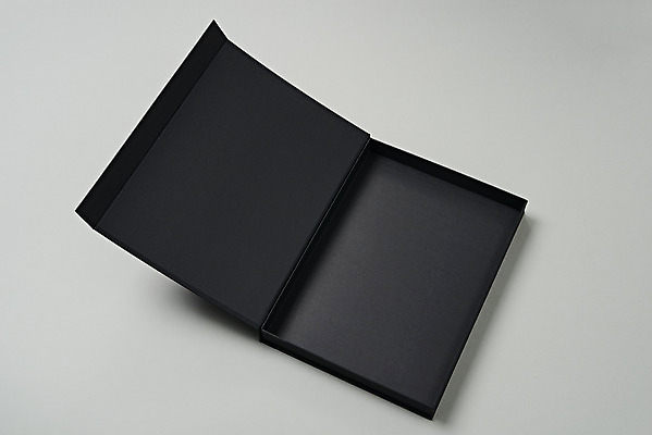 포토 JPG 스튜디오촬영 포장 회색배경 프레임 실내 사람없음 선물상자 하이앵글 한개 검은색 공백 오픈 오브젝트 디자인소스 포장상자 포장소품 포장용기 목업 플랫레이 카피스페이스 편집소스 국내포토 1 뷰포인트 컬러 백그라운드 선물 내부 상자 회색 플랫 포장재료 파일형식