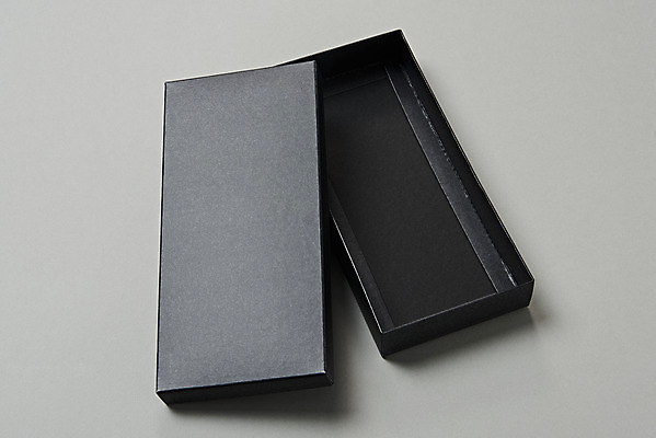 포토 JPG 스튜디오촬영 포장 회색배경 프레임 실내 사람없음 선물상자 한개 검은색 공백 오픈 오브젝트 디자인소스 포장상자 포장소품 포장용기 목업 카피스페이스 편집소스 국내포토 1 컬러 백그라운드 선물 내부 상자 회색 포장재료 파일형식