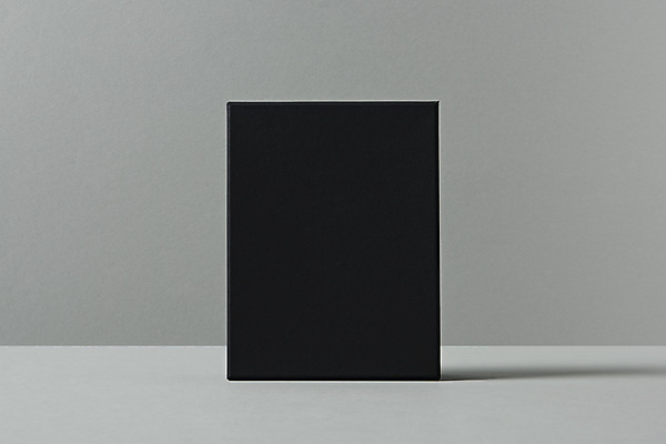 포토 1 컬러 백그라운드 포장 실내 선물 내부 상자 공백 회색 오브젝트 포장재료 파일형식 편집소스 한개 JPG 프레임 카피스페이스 스튜디오촬영 목업 디자인소스 사람없음 포장소품 포장상자 포장용기 회색배경 선물상자 검은색 국내포토