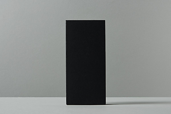 포토 JPG 스튜디오촬영 포장 회색배경 프레임 실내 사람없음 선물상자 한개 검은색 공백 오브젝트 디자인소스 포장상자 포장소품 포장용기 목업 카피스페이스 편집소스 국내포토 1 컬러 백그라운드 선물 내부 상자 회색 포장재료 파일형식