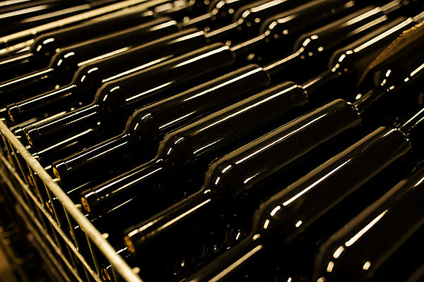 포토 JPG 공장 실내 사람없음 농장 여러개 와인병 체코 와인공장 국내포토 유럽 다수 농업 공업 병_용기 내부 와인 파일형식