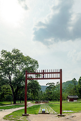 포토 JPG 주간 여행 하늘 한국 풍경 사람없음 야외 여름 관광지 여름풍경 문화재 국내여행 명승지 역사탐방 영월 홍살문 영월장릉 국내포토 자연요소 계절 아시아 역사 강원도 전통문 왕릉 탐방 파일형식 여름_계절