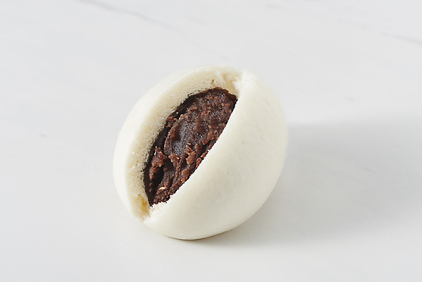 포토 JPG 스튜디오촬영 단면 디저트 실내 누끼 사람없음 한개 뜨거움 달콤 흰배경 겨울간식 군것질 단팥 호빵 국내포토 1 음식 빵 백그라운드 내부 흰색 맛 파일형식