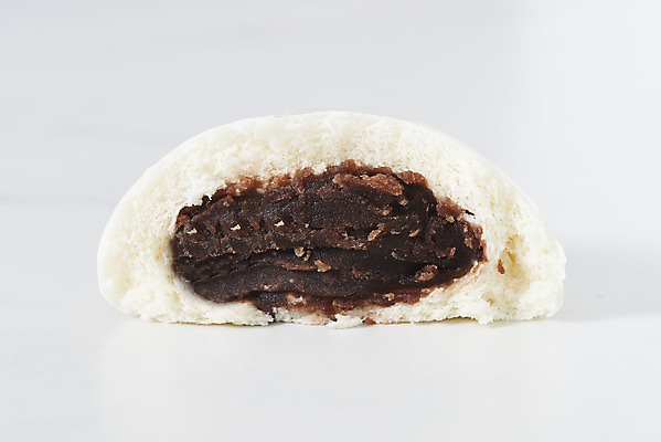 포토 JPG 스튜디오촬영 단면 디저트 실내 누끼 사람없음 한개 뜨거움 달콤 흰배경 겨울간식 군것질 단팥 호빵 국내포토 1 음식 빵 백그라운드 내부 흰색 맛 파일형식