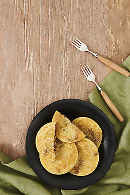 포토 JPG 스튜디오촬영 접시 포크 단면 디저트 실내 누끼 사람없음 하이앵글 여러개 뜨거움 달콤 천 겨울음식 겨울간식 군것질 호떡 플랫레이 갈색배경 제철음식 국내포토 식기 음식 뷰포인트 다수 백그라운드 겨울 내부 갈색 직물 플랫 맛 제철 파일형식