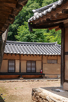 포토 JPG 주간 여행 초가집 풍경 사람없음 야외 여름 관광지 명승지 제천 제천10경 중전리고가 국내포토 자연요소 계절 고건축 한옥 문화재 충청북도 파일형식