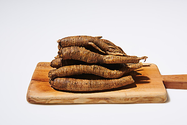 포토 JPG 스튜디오촬영 채소 식재료 실내 사람없음 쌓기 여러개 신선 흰배경 유기농 나무도마 더덕 자연산 제철 제철음식 국내포토 웰빙 음식 다수 백그라운드 모션 자연 도마 내부 목재 흰색 파일형식