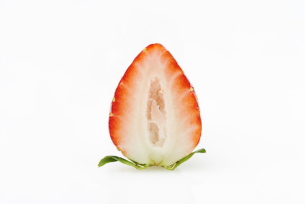 포토 JPG 스튜디오촬영 딸기 단면 실내 누끼 사람없음 한개 신선 달콤 흰배경 유기농 반쪽 제철과일 국내포토 1 웰빙 백그라운드 과일 내부 흰색 맛 제철 파일형식