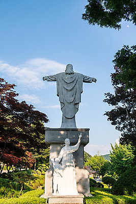 포토 JPG 주간 여행 풍경 사람없음 야외 여름 관광지 동상 천주교 명승지 제천 제천10경 배론성지 신유박해 국내포토 자연요소 계절 종교 조형물 문화재 역사 기념물 충청북도 성지 파일형식