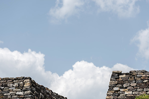 포토 JPG 주간 구름 여행 하늘 풍경 사람없음 야외 여름 관광지 돌_바위 국내여행 단양 명승지 성곽길 단양적성 성재산 국내포토 자연요소 계절 길 산 충청북도 산성 파일형식