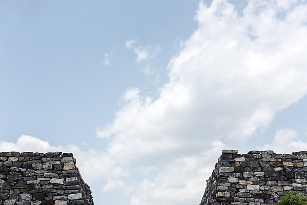 포토 JPG 주간 구름 여행 하늘 풍경 사람없음 야외 여름 관광지 돌_바위 국내여행 단양 명승지 성곽길 단양적성 성재산 국내포토 자연요소 계절 길 산 충청북도 산성 파일형식
