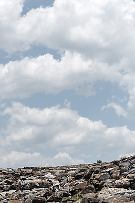 포토 JPG 주간 구름 여행 하늘 풍경 사람없음 야외 여름 관광지 돌_바위 국내여행 단양 명승지 성곽길 단양적성 성재산 국내포토 자연요소 계절 길 산 충청북도 산성 파일형식