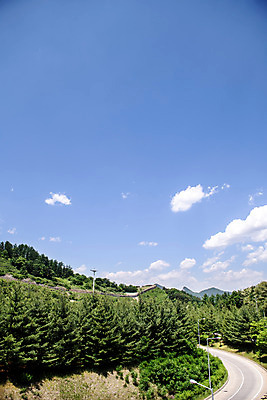 포토 JPG 주간 구름 도로 여행 하늘 풍경 사람없음 야외 여름 관광지 문화재 국내여행 단양 명승지 단양적성 성재산 국내포토 자연요소 계절 길 교통시설 산 충청북도 산성 파일형식