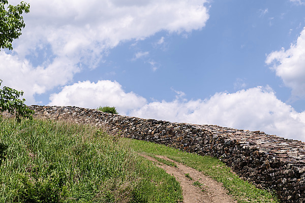 포토 JPG 주간 구름 여행 하늘 풍경 사람없음 야외 여름 관광지 돌_바위 국내여행 단양 명승지 성곽길 단양적성 성재산 국내포토 자연요소 계절 길 산 충청북도 산성 파일형식