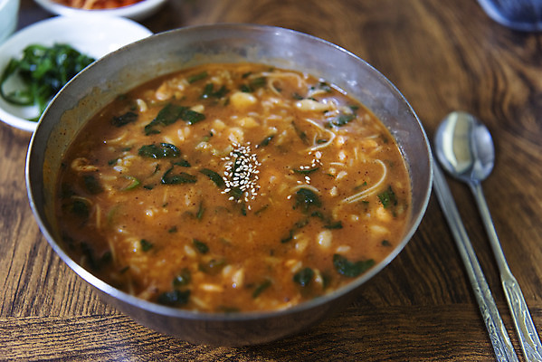 포토 JPG 여행 실내 사람없음 식당 봄 국내여행 어죽 국내포토 예산군 계절 음식 내부 상점 충청남도 파일형식